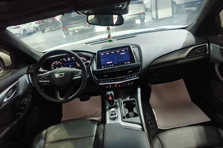 Used Cadillac CT5 2022 28T Luxury Edition Center Console
