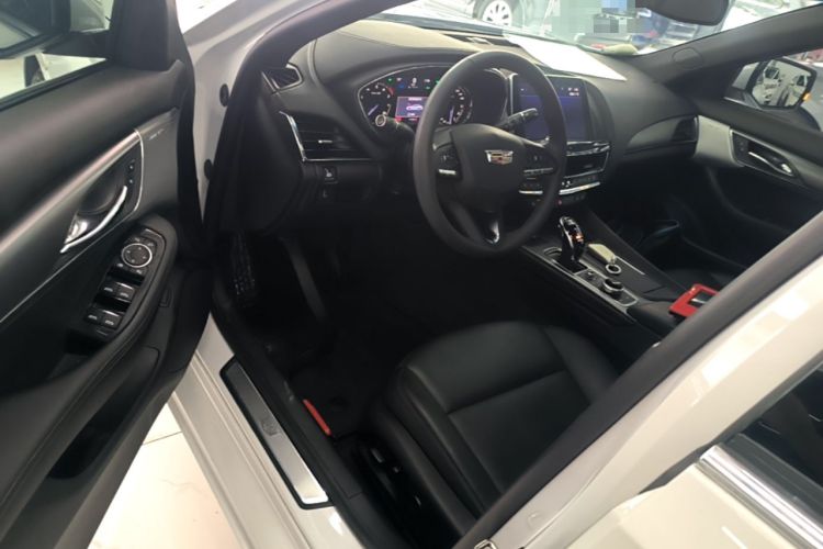 Used Cadillac CT5 2022 28T Luxury Edition Driver Seat