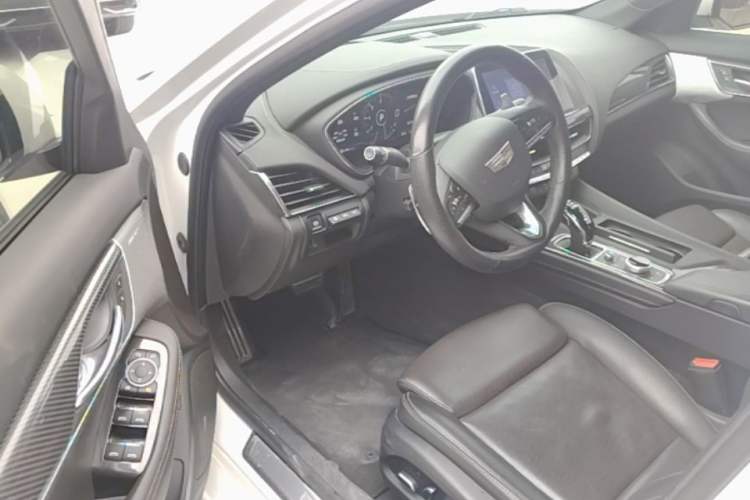 Used Cadillac CT5 2022 28T Platinum Edition Driver Seat