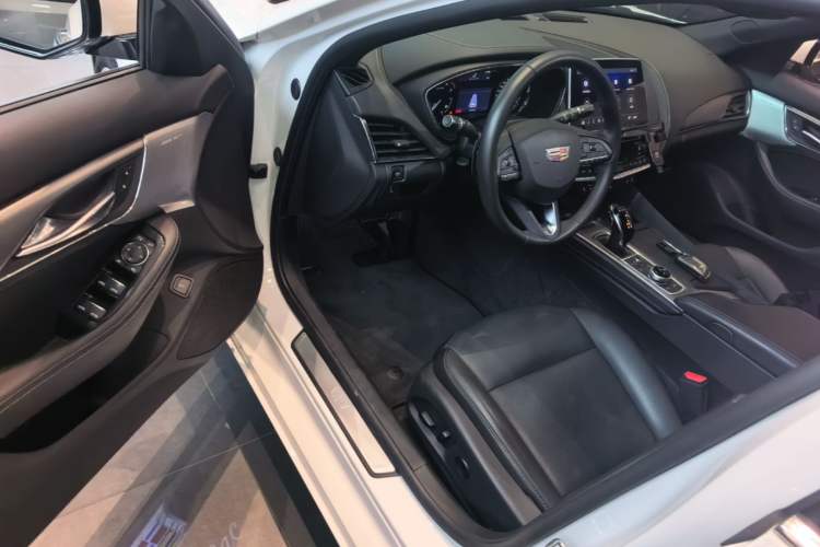 Used Cadillac CT5 2022 28T Luxury Edition Driver Seat