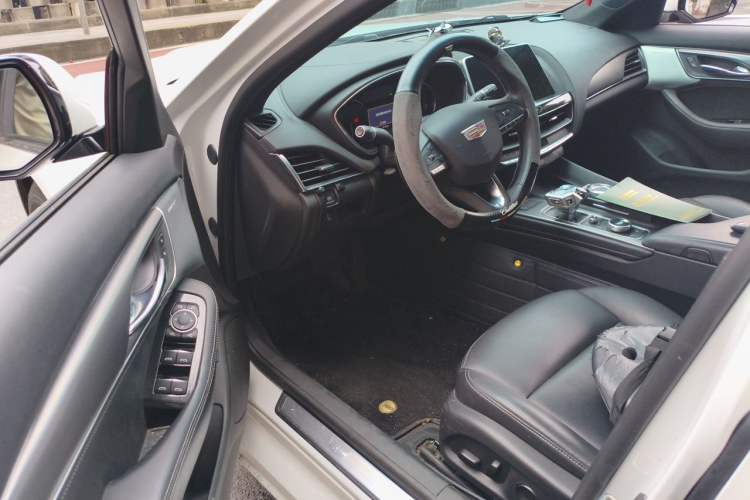 Used Cadillac CT5 2022 28T Luxury Edition Driver Seat