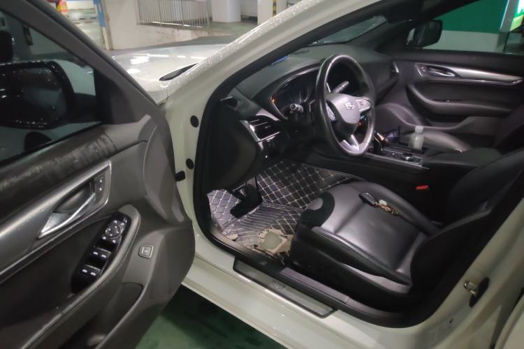 Used Cadillac CT5 2022 28T Platinum Edition Driver Seat