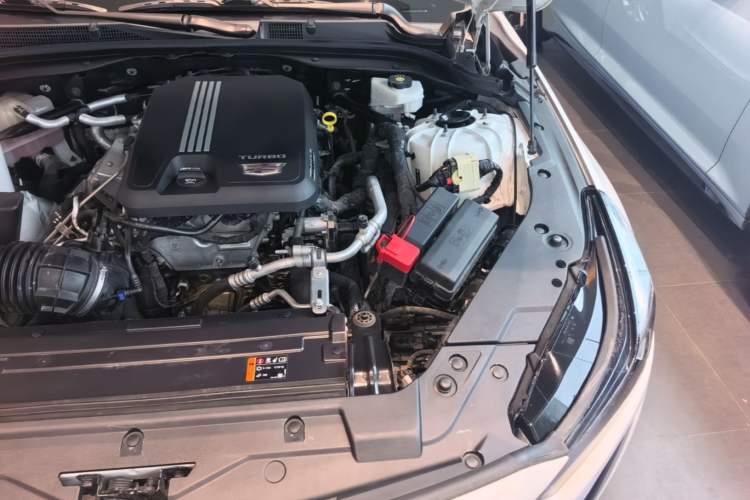 Used Cadillac CT5 2022 28T Luxury Edition Engine Bay Left