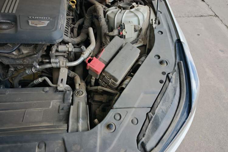 Used Cadillac CT5 2022 28T Luxury Edition Engine Bay Left
