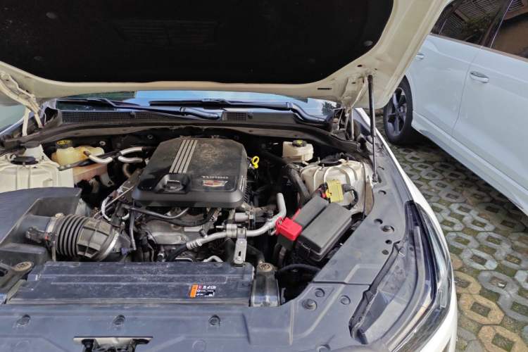 Used Cadillac CT5 2022 28T Luxury Edition Engine Bay Left