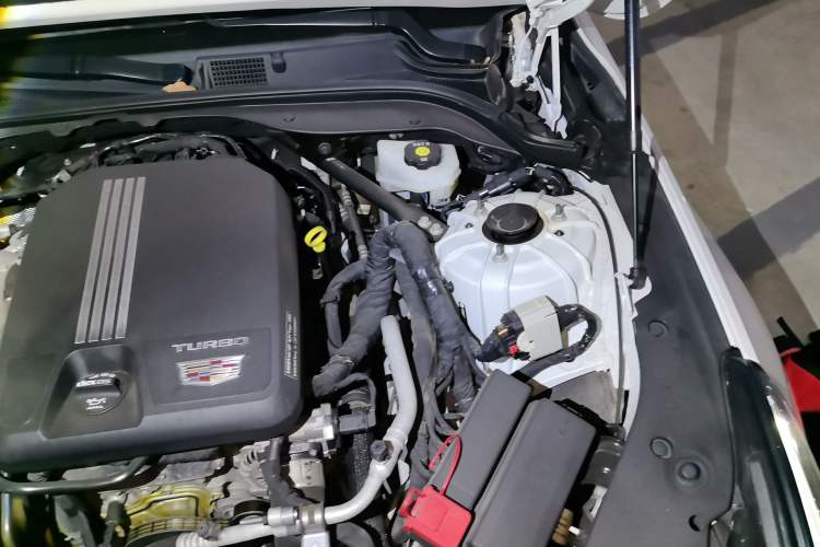 Used Cadillac CT5 2022 28T Luxury Edition Engine Bay Left