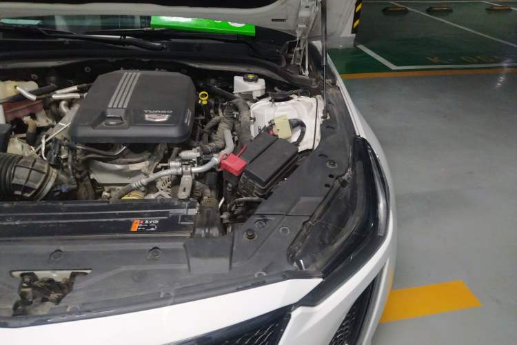 Used Cadillac CT5 2022 28T Luxury Edition Engine Bay Left
