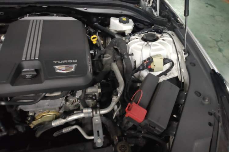 Used Cadillac CT5 2022 28T Platinum Edition Engine Bay Left