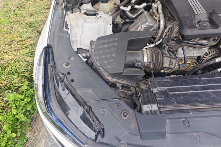 Used Cadillac CT5 2022 28T Luxury Version (Standard Edition) Engine Bay Right