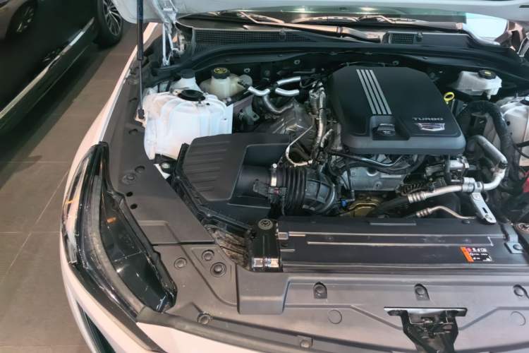 Used Cadillac CT5 2022 28T Luxury Edition Engine Bay Right
