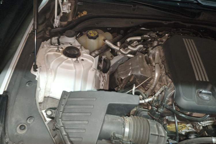 Used Cadillac CT5 2022 28T Luxury Version (Standard Edition) Engine Bay Right