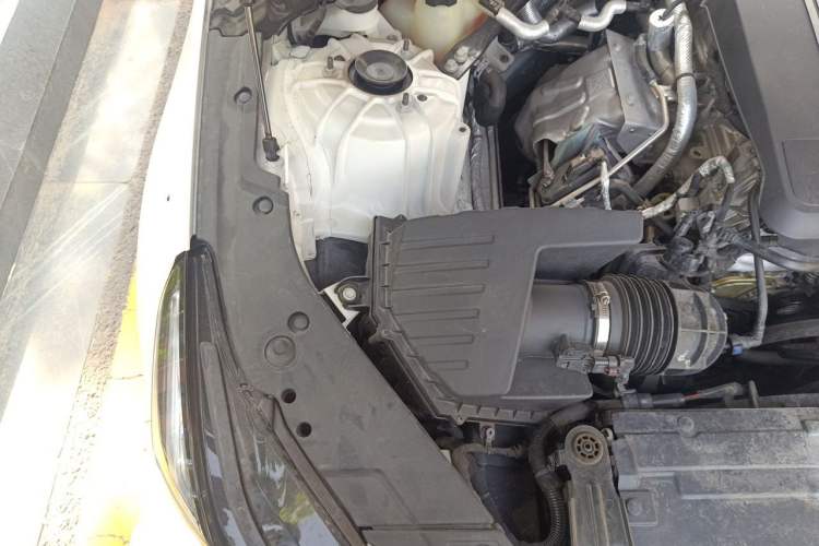 Used Cadillac CT5 2022 28T Luxury Version (Standard Edition) Engine Bay Right