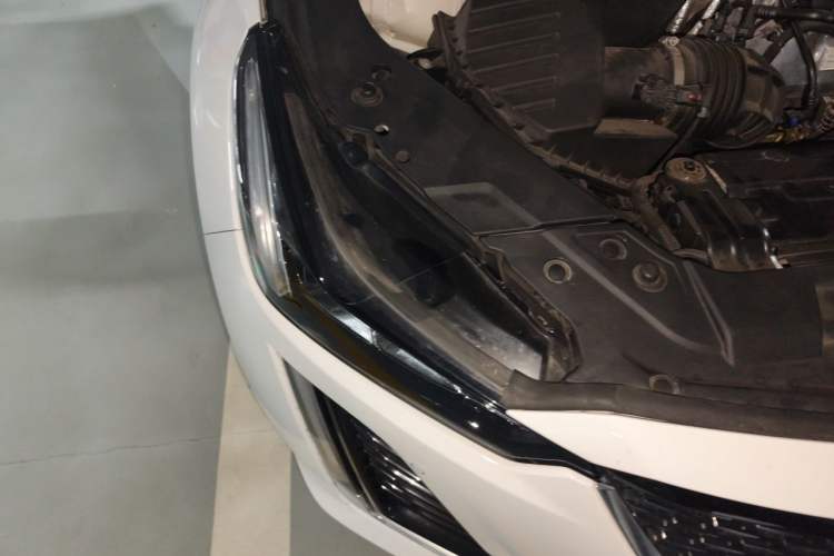 Used Cadillac CT5 2022 28T Luxury Version (Standard Edition) Engine Bay Right
