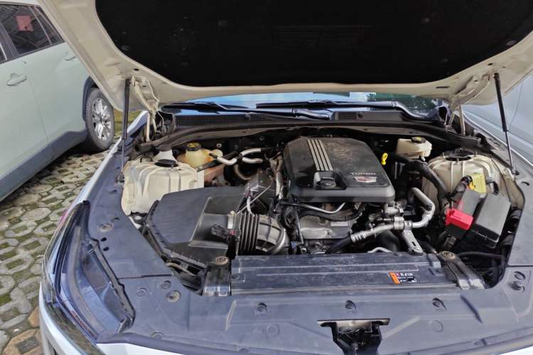 Used Cadillac CT5 2022 28T Luxury Edition Engine Bay Right