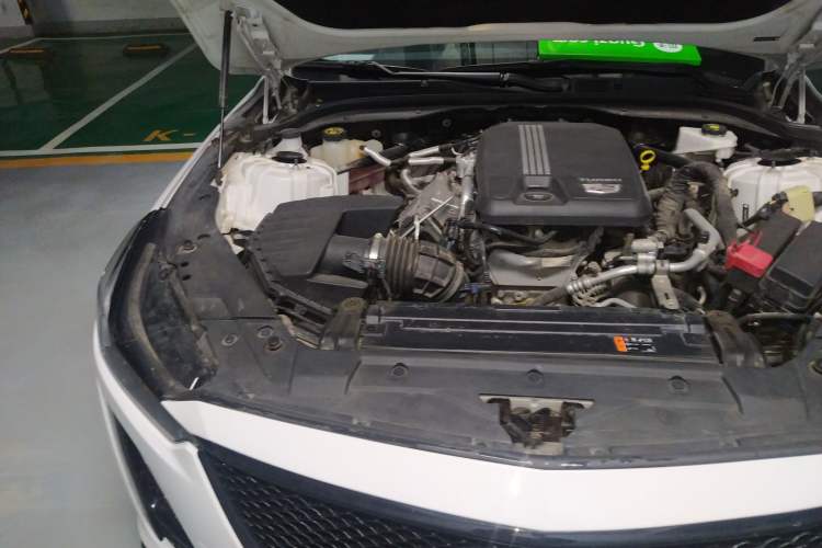 Used Cadillac CT5 2022 28T Luxury Edition Engine Bay Right