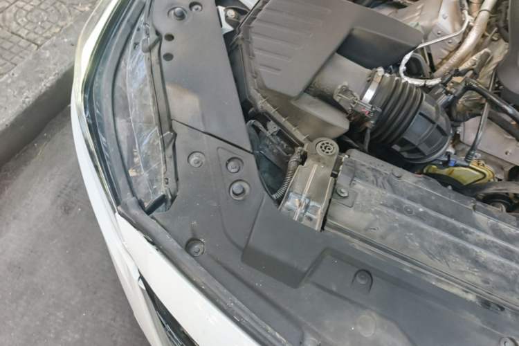 Used Cadillac CT5 2022 28T Luxury Edition Engine Bay Right
