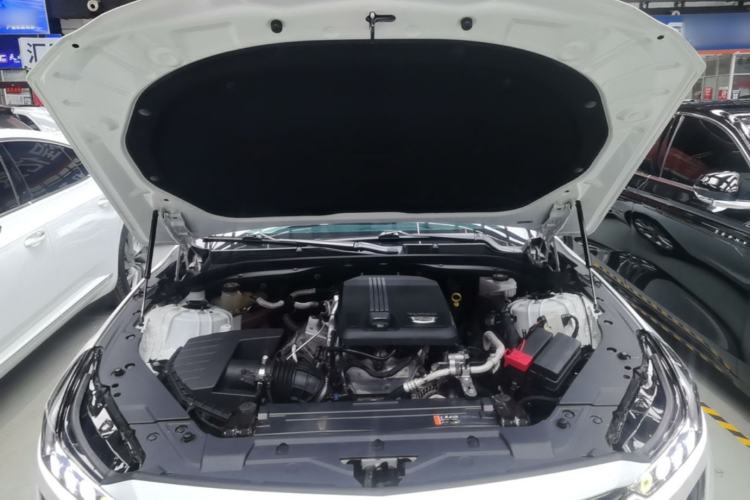 Used Cadillac CT5 2022 28T Luxury Edition Engine Bay