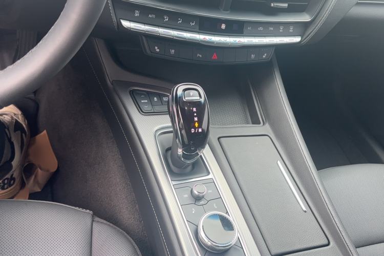 Used Cadillac CT5 2022 28T Luxury Edition Gear Lever