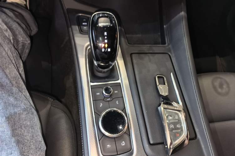 Used Cadillac CT5 2022 28T Luxury Edition Gear Lever