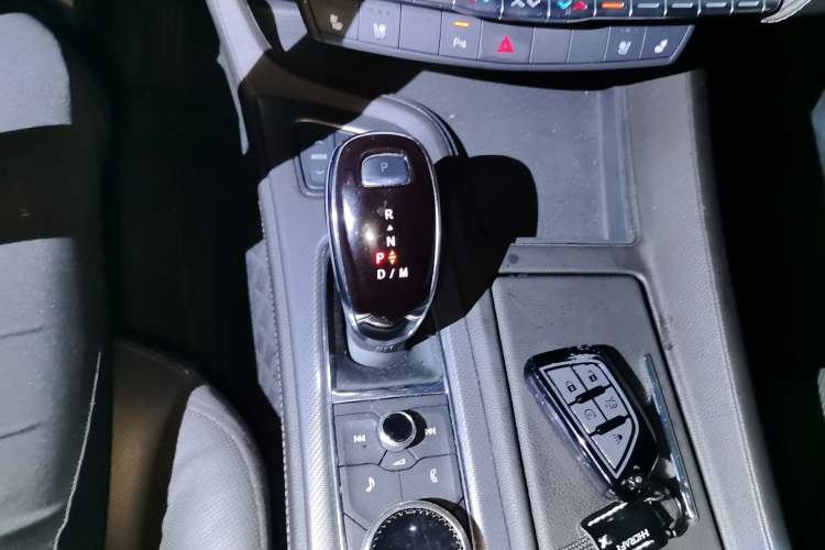 Used Cadillac CT5 2022 28T Luxury Edition Gear Lever