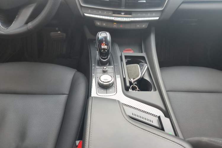 Used Cadillac CT5 2022 28T Luxury Edition Gear Lever