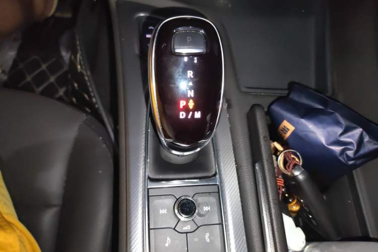 Used Cadillac CT5 2022 28T Platinum Edition Gear Lever