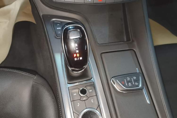 Used Cadillac CT5 2022 28T Luxury Edition Gear Lever