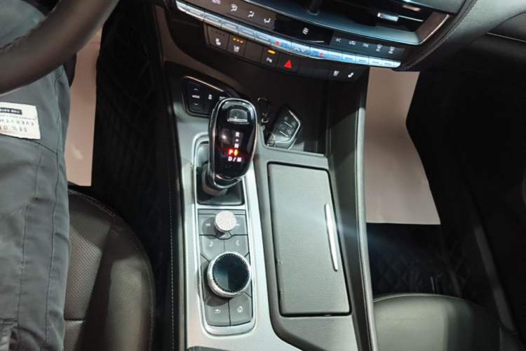 Used Cadillac CT5 2022 28T Luxury Edition Gear Lever