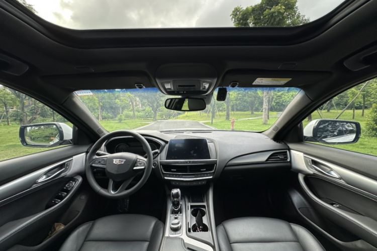 Used Cadillac CT5 2022 28T Luxury Edition Interior 3
