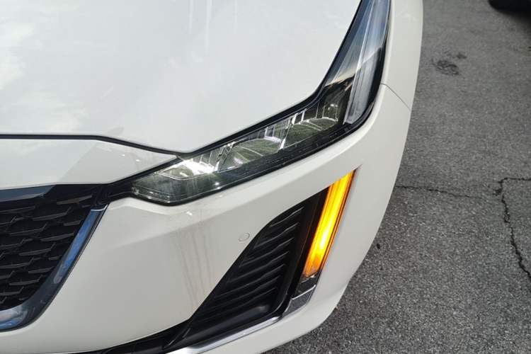 Used Cadillac CT5 2022 28T Luxury Edition Left Front Headlight
