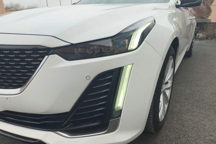Used Cadillac CT5 2022 28T Luxury Edition Left Front Headlight