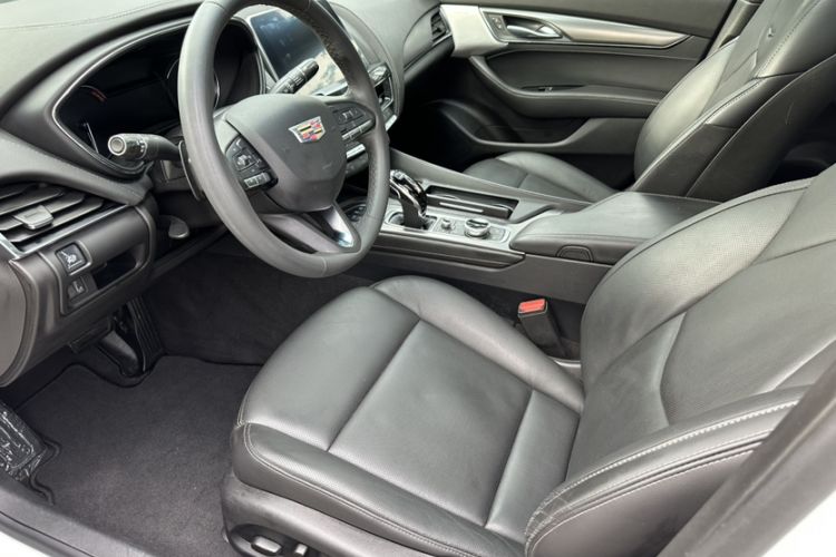 Used Cadillac CT5 2022 28T Luxury Edition Left Front Seat