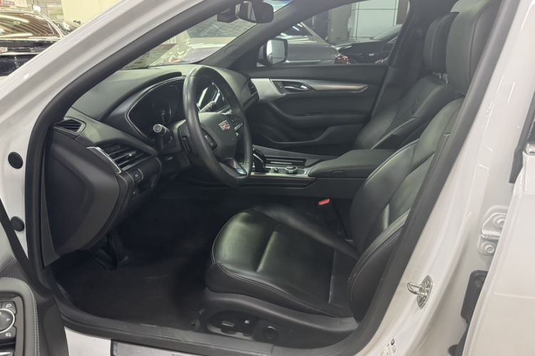 Used Cadillac CT5 2022 28T Luxury Edition Left Front Seat