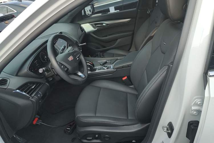 Used Cadillac CT5 2022 28T Luxury Edition Left Front Seat