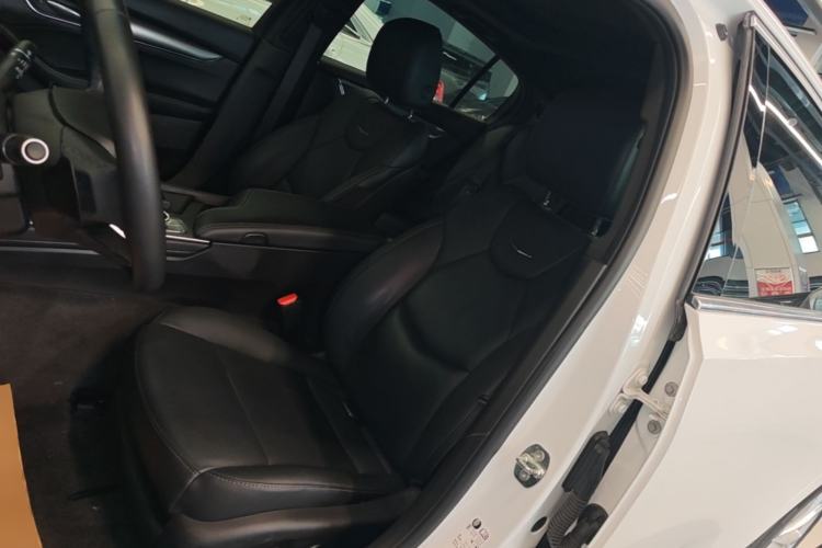 Used Cadillac CT5 2022 28T Luxury Version (Standard Edition) Left Front Seat