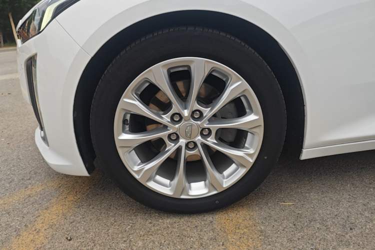 Used Cadillac CT5 2022 28T Luxury Version (Standard Edition) Left Front Wheel Hub