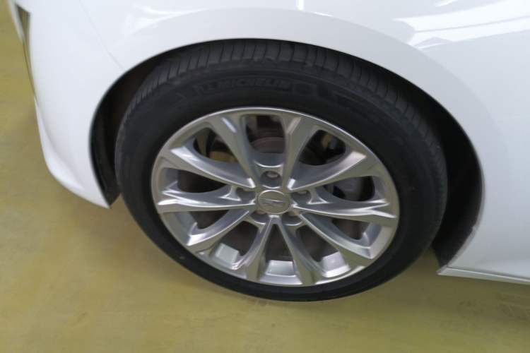 Used Cadillac CT5 2022 28T Luxury Version (Standard Edition) Left Front Wheel Hub