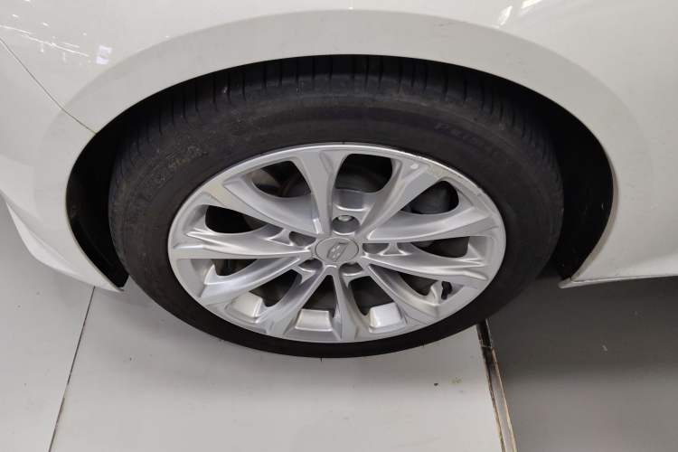Used Cadillac CT5 2022 28T Luxury Version (Standard Edition) Left Front Wheel Hub