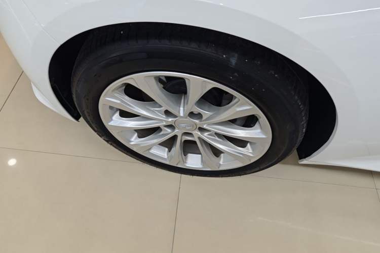 Used Cadillac CT5 2022 28T Luxury Version (Standard Edition) Left Front Wheel Hub