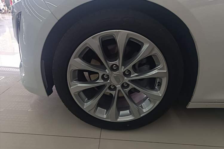 Used Cadillac CT5 2022 28T Luxury Version (Standard Edition) Left Front Wheel Hub