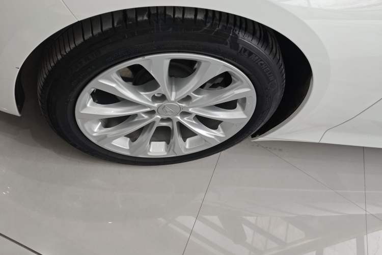 Used Cadillac CT5 2022 28T Luxury Version (Standard Edition) Left Front Wheel Hub