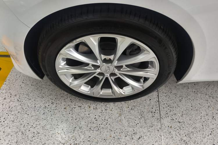 Used Cadillac CT5 2022 28T Luxury Version (Standard Edition) Left Front Wheel Hub