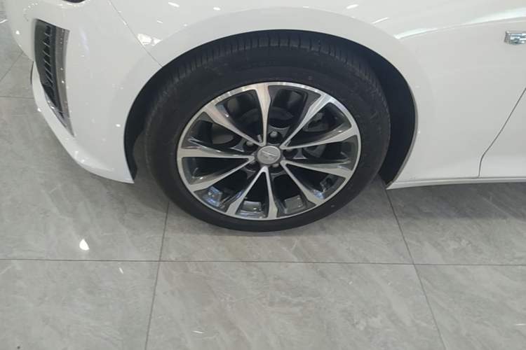 Used Cadillac CT5 2022 28T Luxury Version (Standard Edition) Left Front Wheel Hub