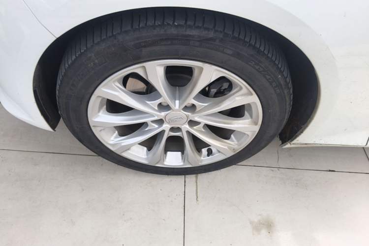 Used Cadillac CT5 2022 28T Luxury Version (Standard Edition) Left Front Wheel Hub