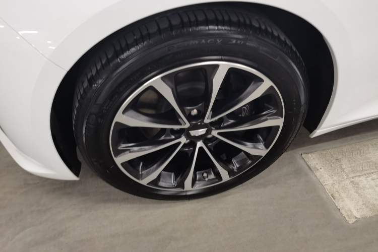 Used Cadillac CT5 2022 28T Prestige Edition Left Front Wheel Hub