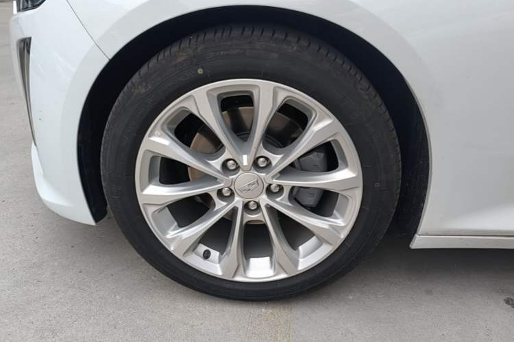 Used Cadillac CT5 2022 28T Luxury Version (Standard Edition) Left Front Wheel Hub