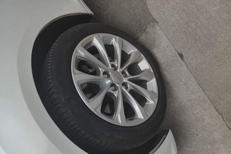Used Cadillac CT5 2022 28T Luxury Version (Standard Edition) Left Front Wheel Hub