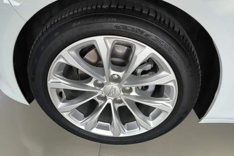 Used Cadillac CT5 2022 28T Luxury Version (Standard Edition) Left Front Wheel Hub