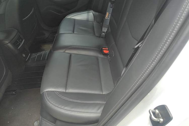 Used Cadillac CT5 2022 28T Luxury Version (Standard Edition) Left Rear Seat