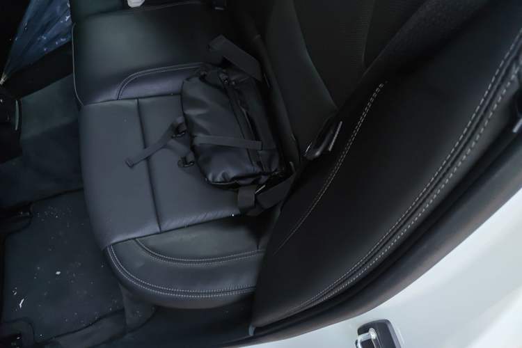 Used Cadillac CT5 2022 28T Luxury Version (Standard Edition) Left Rear Seat
